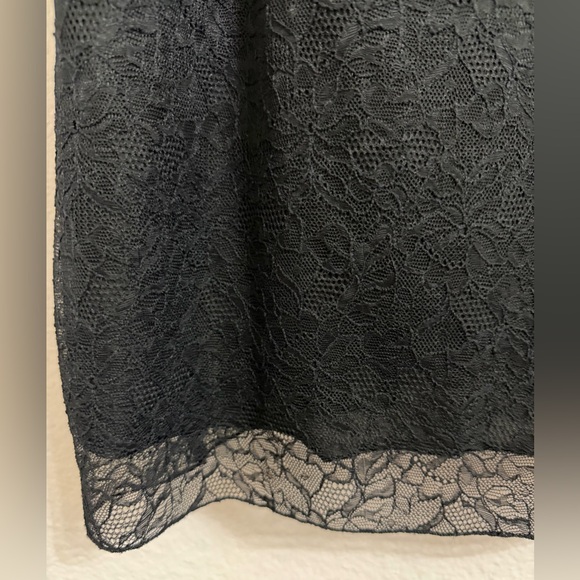 Banana Republic Black Lace Cami - Picture 3 of 8